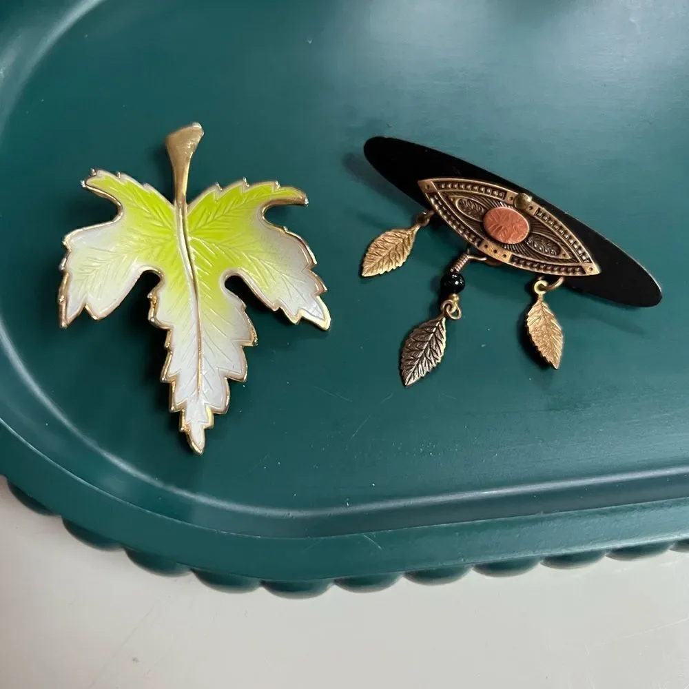 Unique Vintage Pair of Leaf Themed Brooch Pins